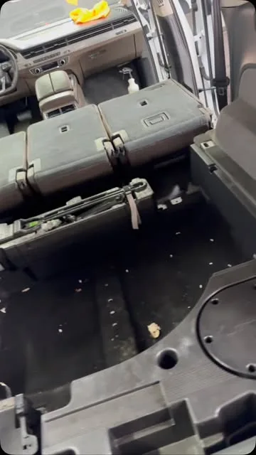 Detajim interieri, Q7